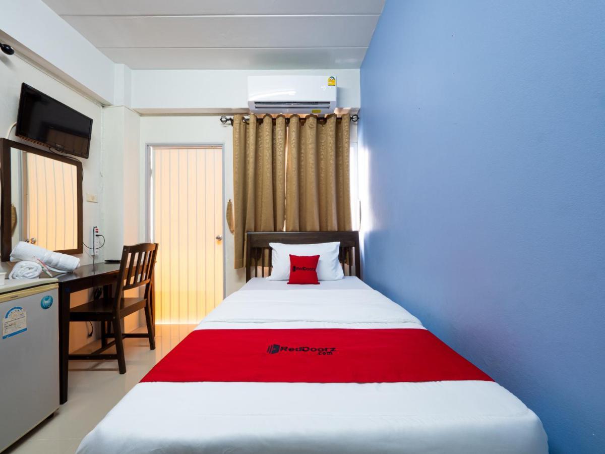 Si Fah At Bangsaen Hotel Ban Rong Khoei Luaran gambar