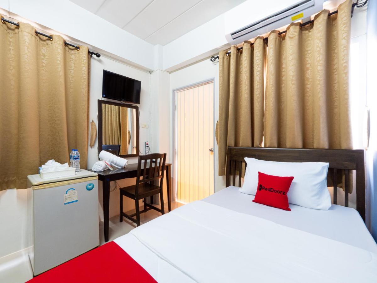 Si Fah At Bangsaen Hotel Ban Rong Khoei Luaran gambar