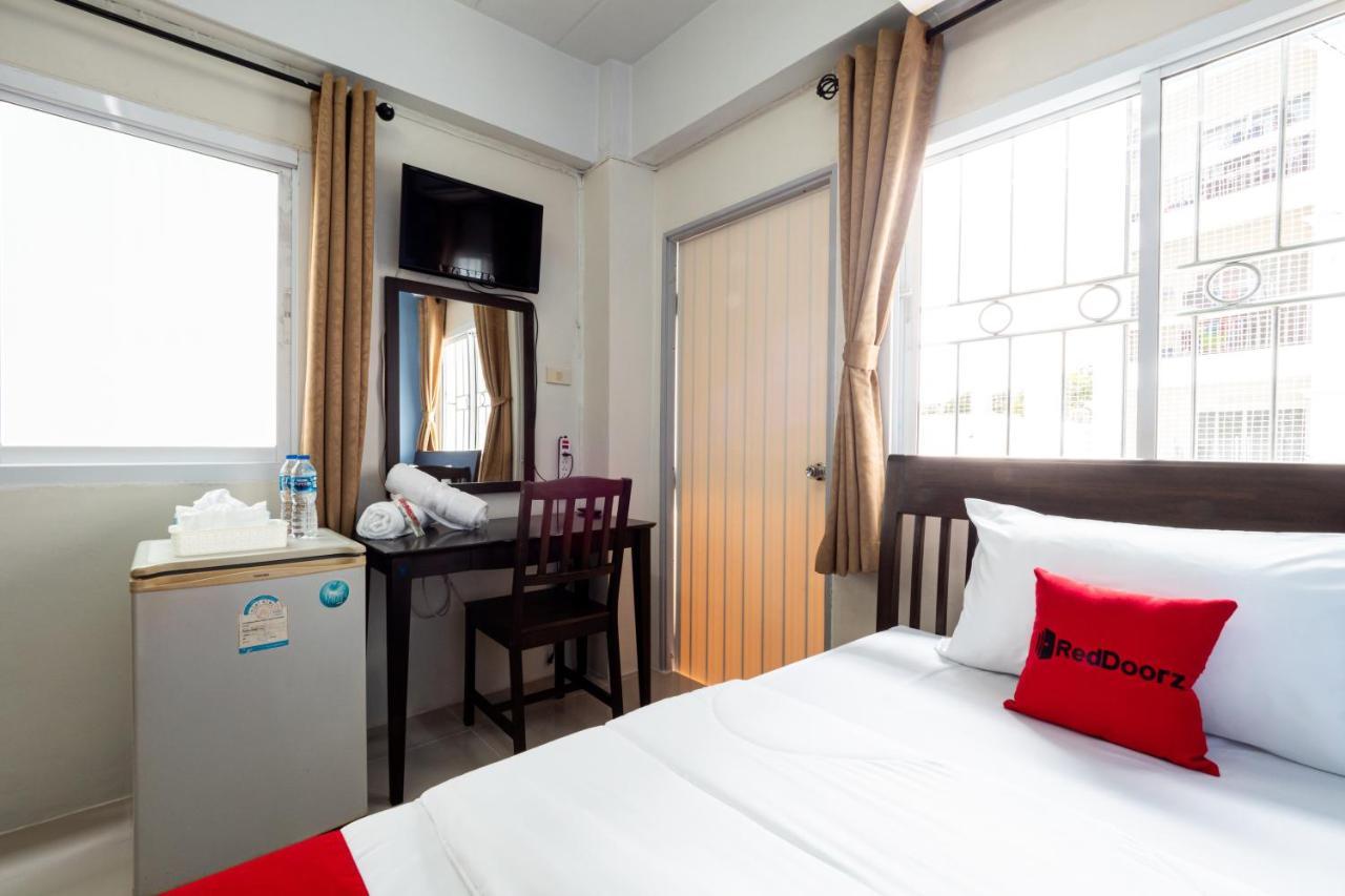 Si Fah At Bangsaen Hotel Ban Rong Khoei Luaran gambar