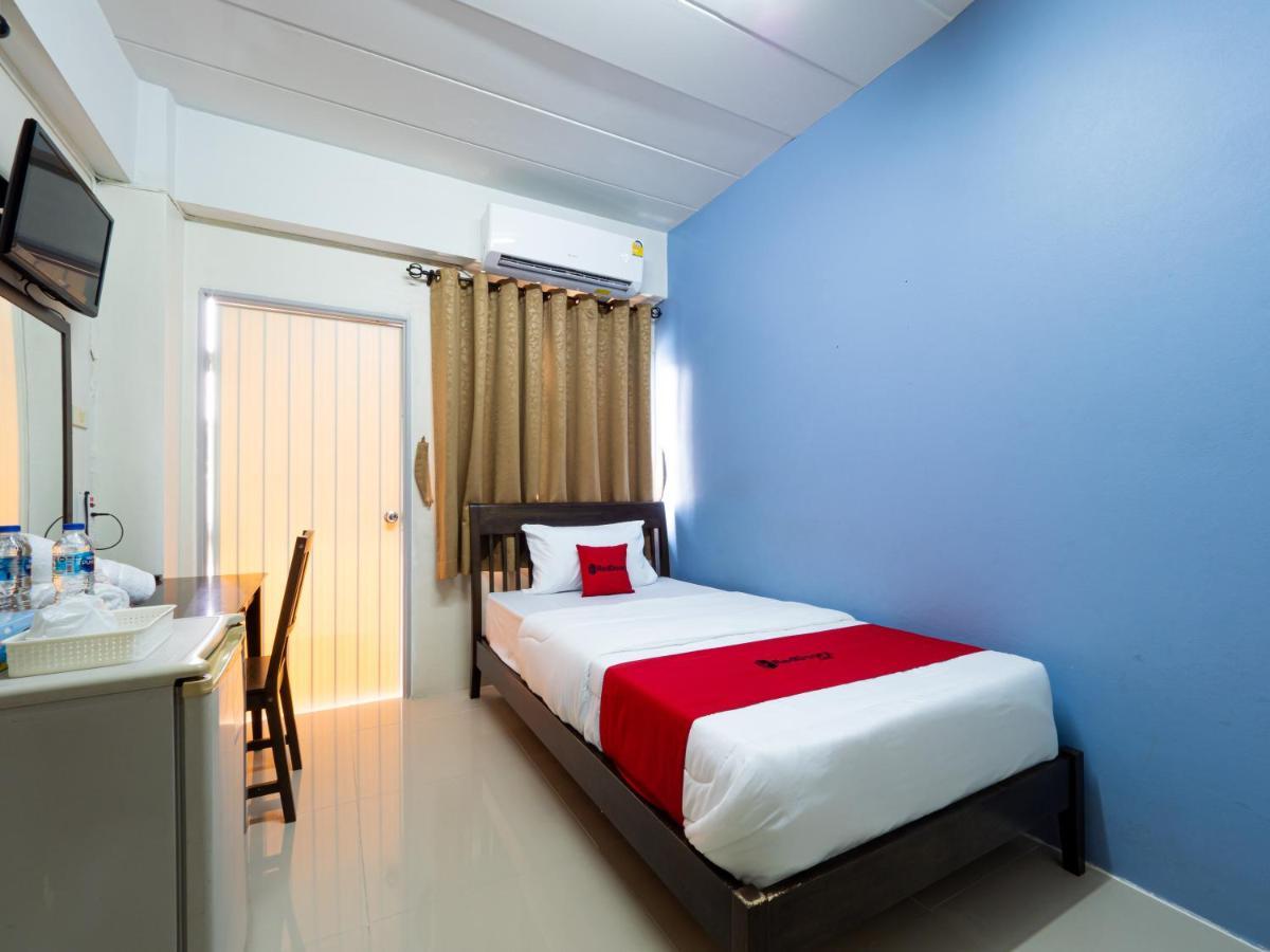 Si Fah At Bangsaen Hotel Ban Rong Khoei Luaran gambar