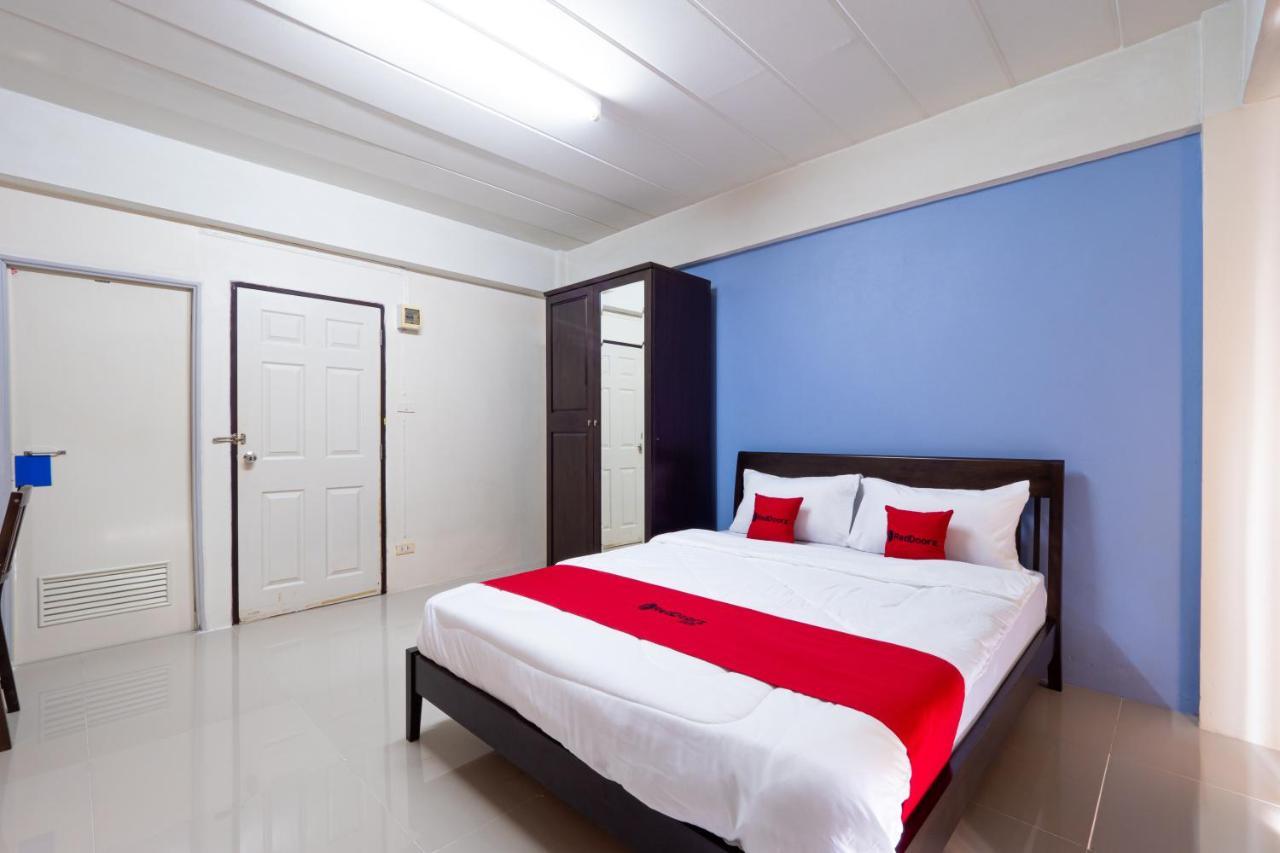 Si Fah At Bangsaen Hotel Ban Rong Khoei Luaran gambar