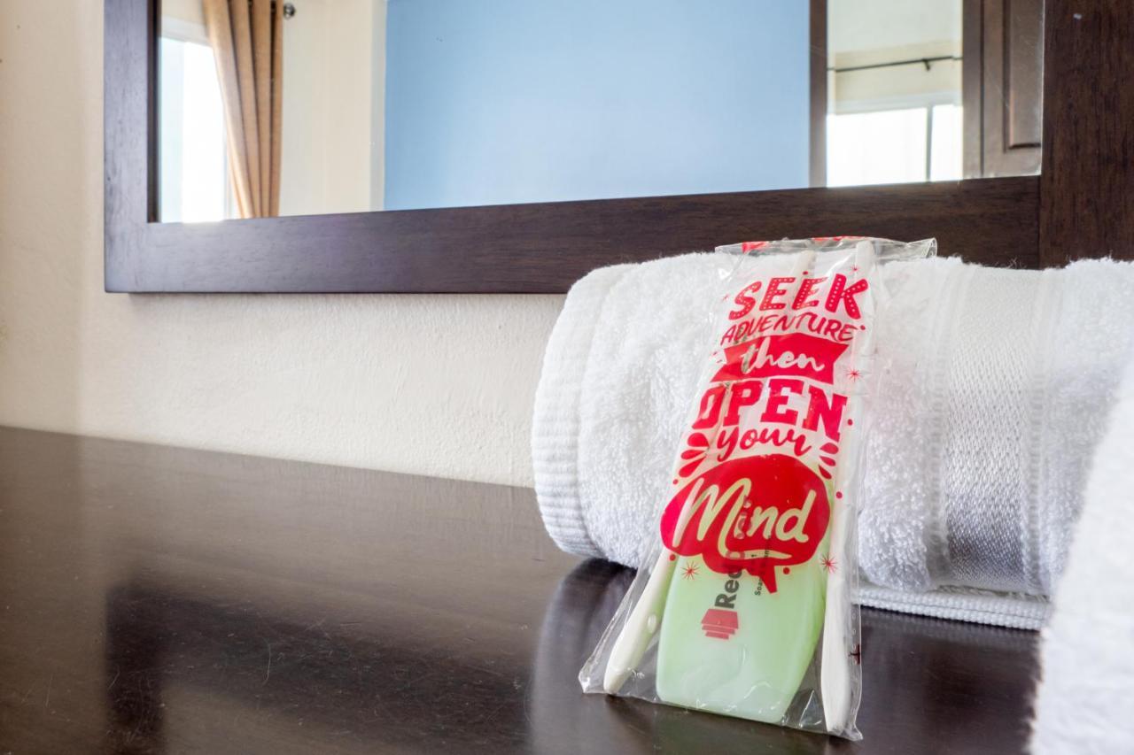Si Fah At Bangsaen Hotel Ban Rong Khoei Luaran gambar