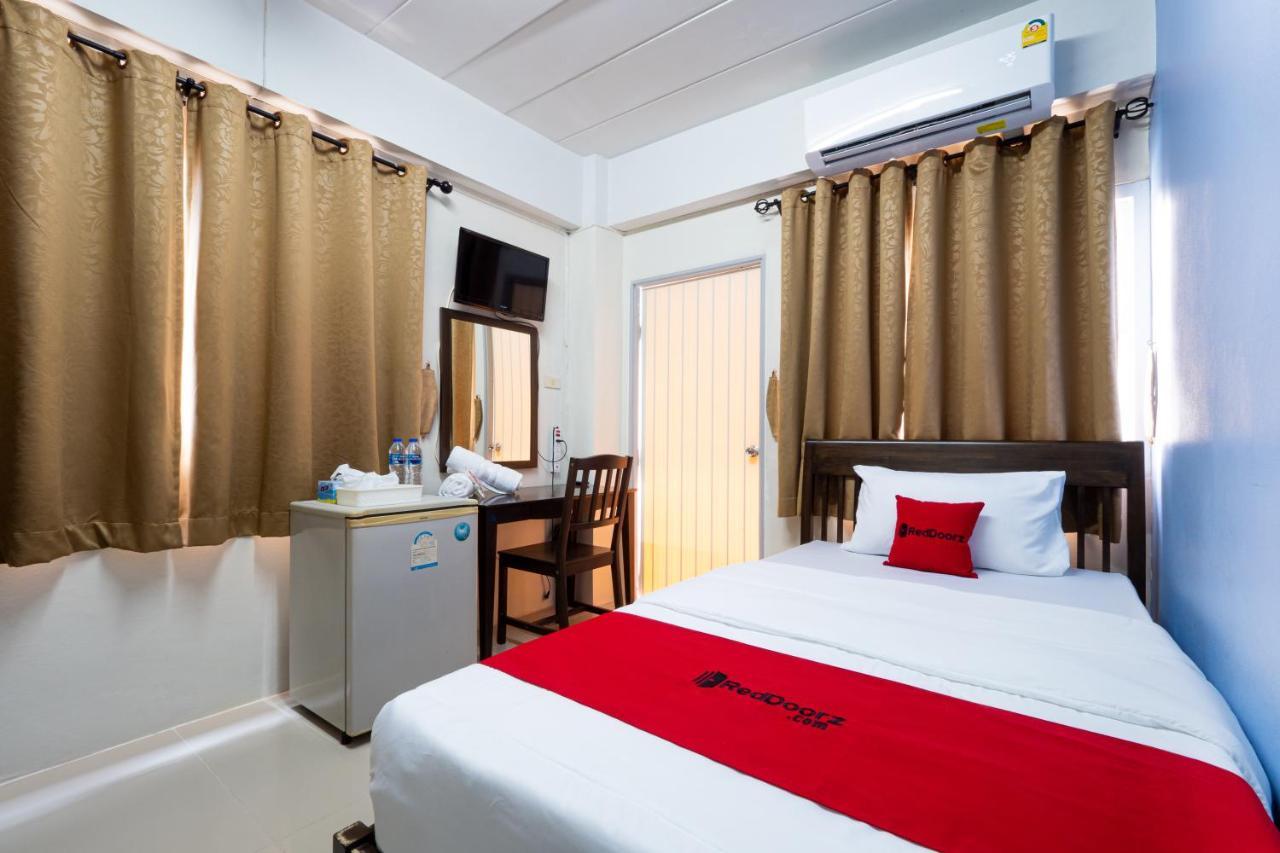 Si Fah At Bangsaen Hotel Ban Rong Khoei Luaran gambar