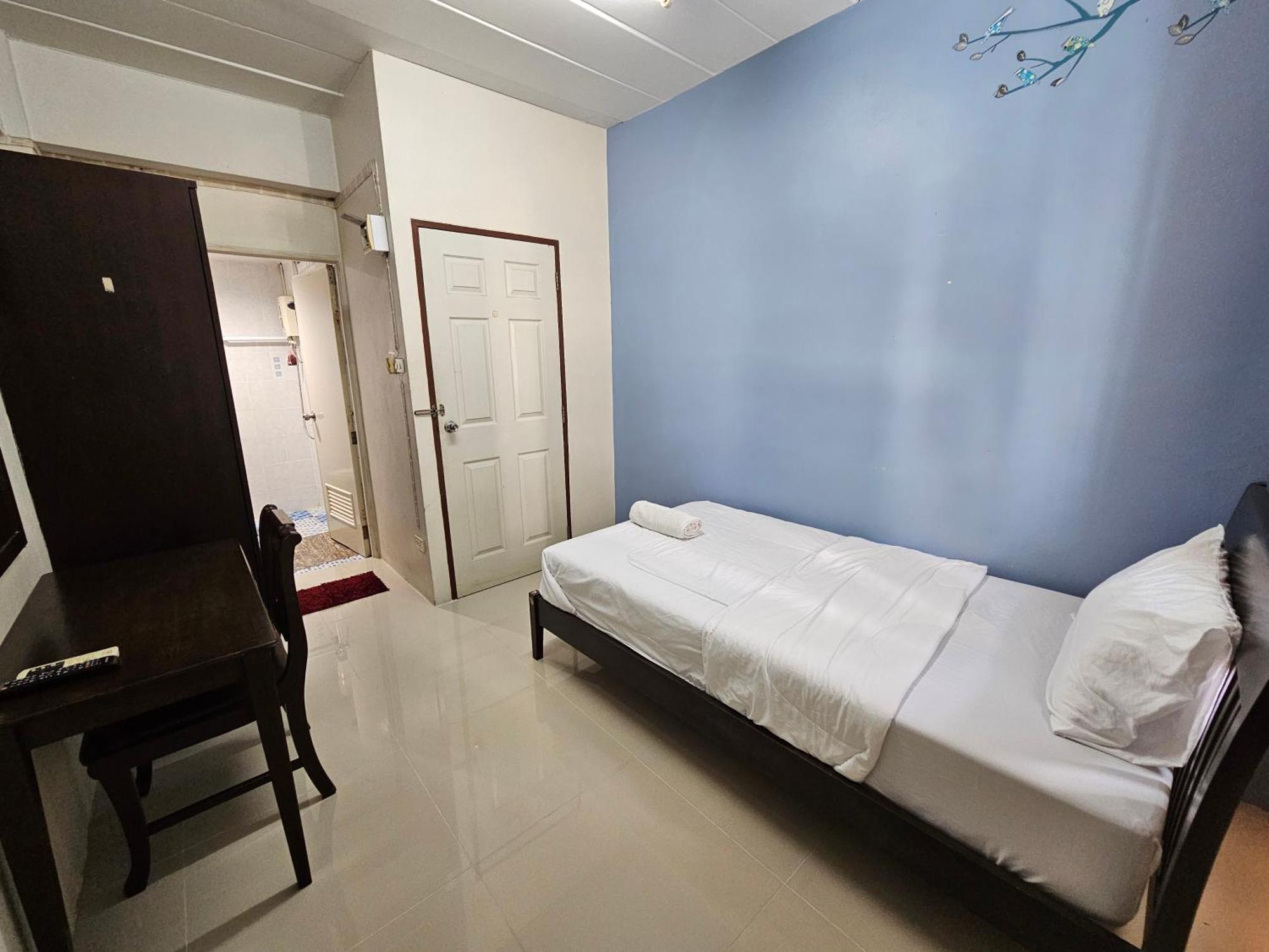 Si Fah At Bangsaen Hotel Ban Rong Khoei Luaran gambar
