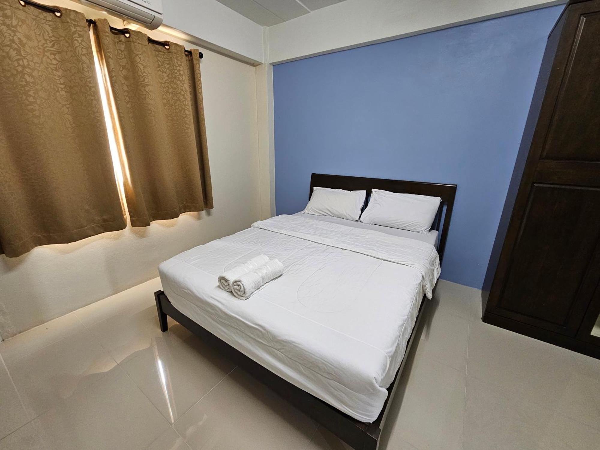 Si Fah At Bangsaen Hotel Ban Rong Khoei Luaran gambar